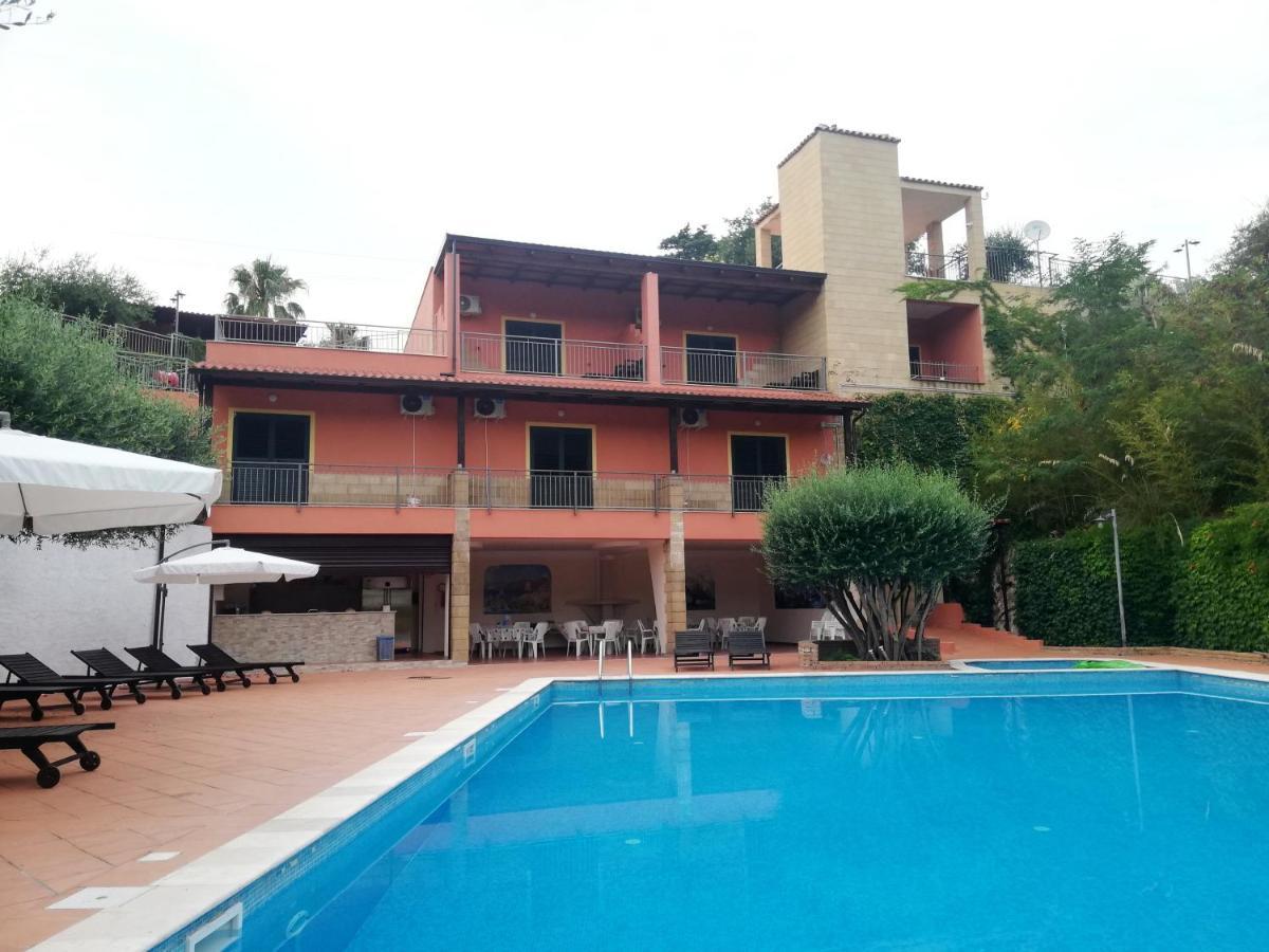 Residenza Mediterranea Zambrone Luaran gambar