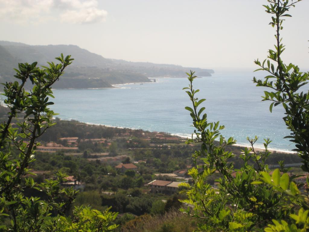 Residenza Mediterranea Zambrone Luaran gambar