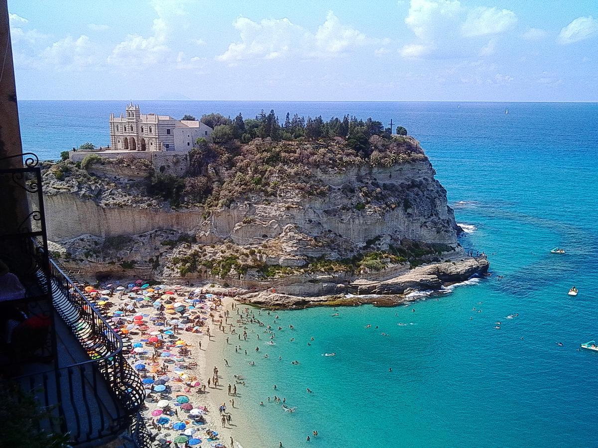 Residenza Mediterranea Zambrone Luaran gambar