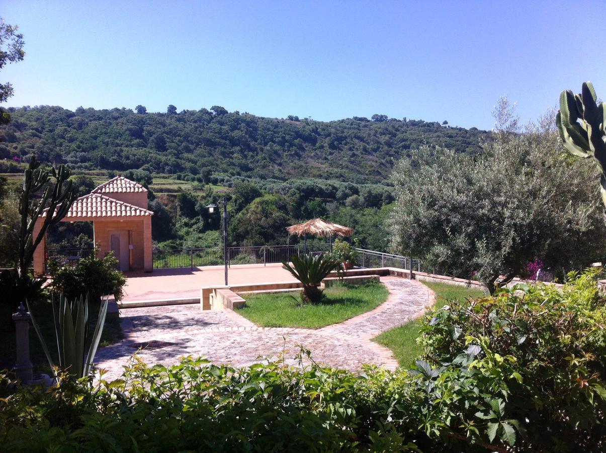 Residenza Mediterranea Zambrone Luaran gambar