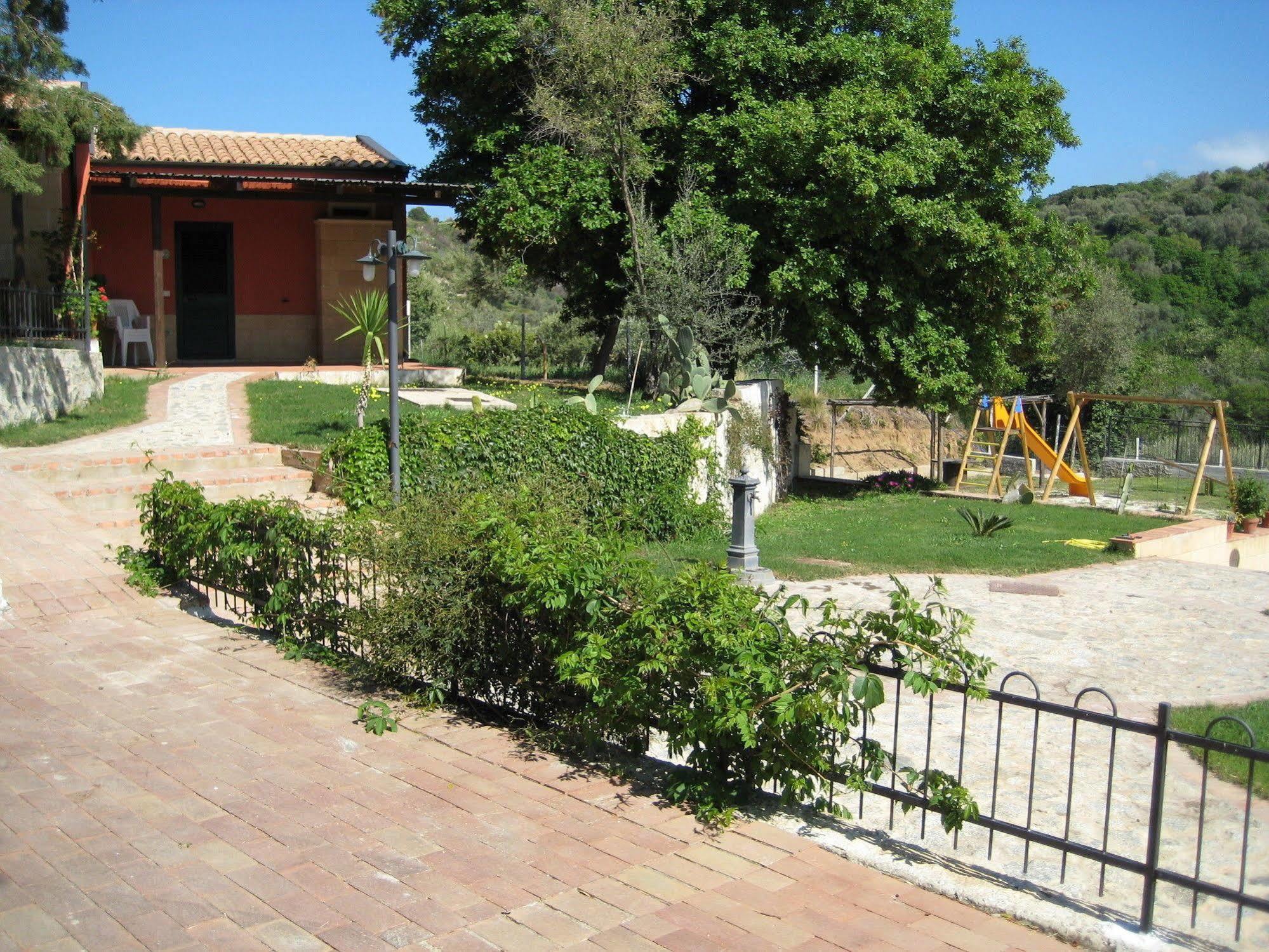 Residenza Mediterranea Zambrone Luaran gambar