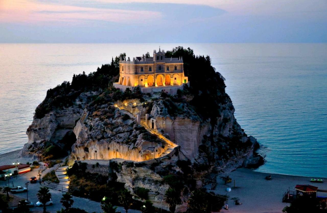 Residenza Mediterranea Zambrone Luaran gambar