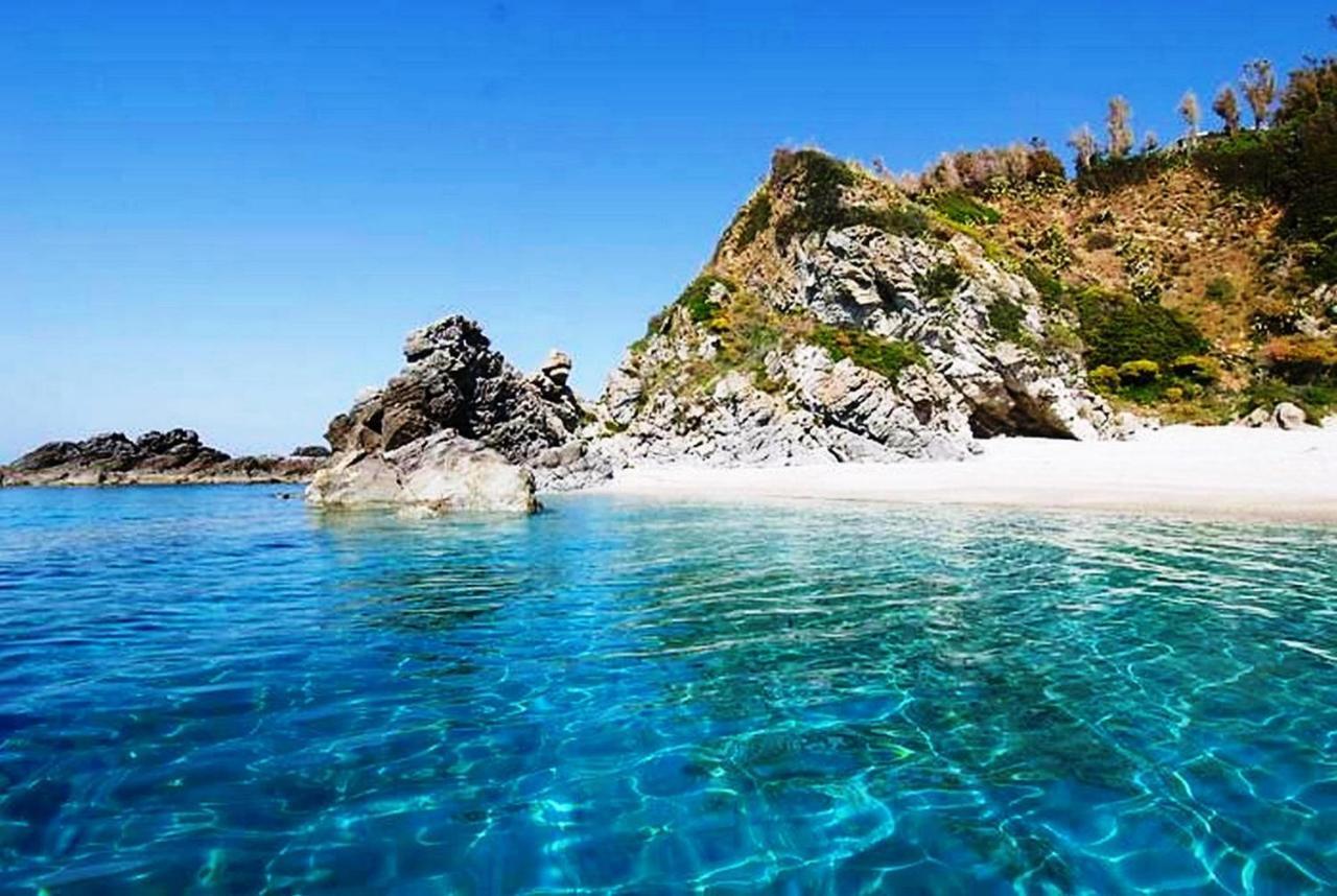 Residenza Mediterranea Zambrone Luaran gambar